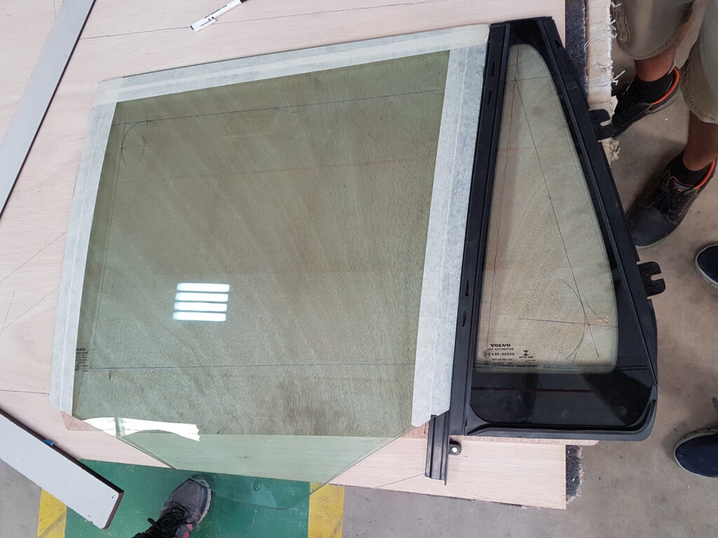 Dynamic Defense Solutions FZE Bulletproof Glass Factory for Armoured Vehicles Production Process of Volvo Glass OEM