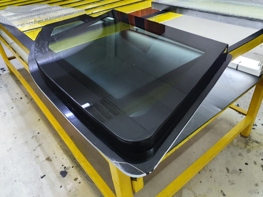 Dynamic Defense Solutions FZE Bulletproof Glass Factory for Armored Cars Quality Inspection on Hiace Grandia Front Armoured Front Window Door Glass
